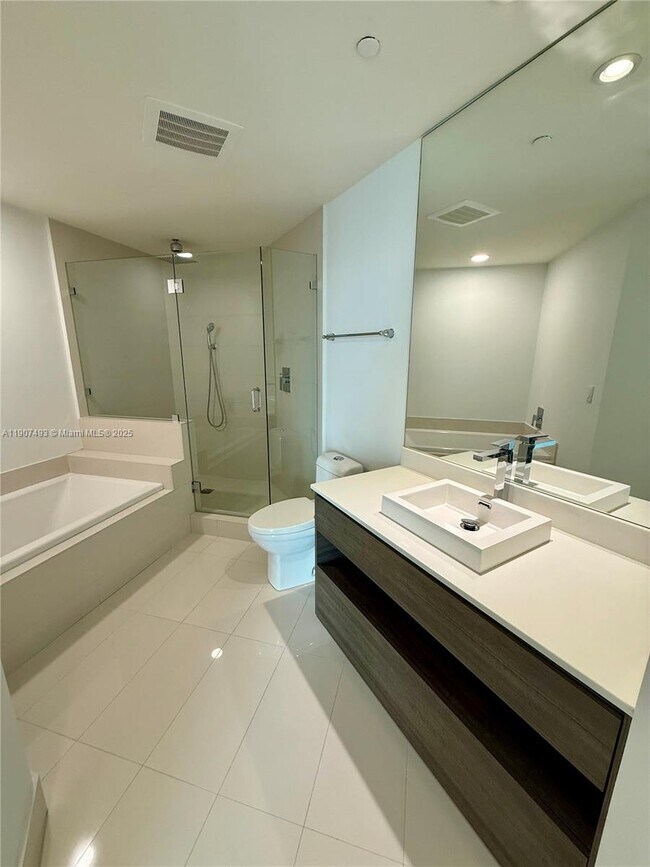 Building Photo - 1100 S Miami Ave