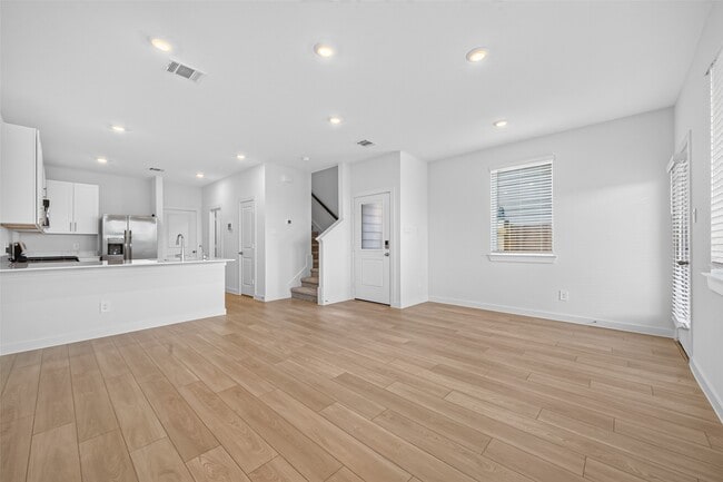 Building Photo - 1738 Revolution Way