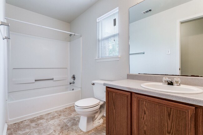 Building Photo - 3410 Sherwin Dr