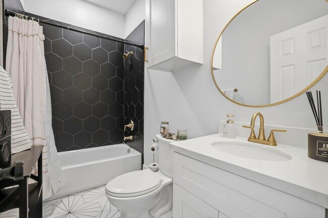 Building Photo - 1401 Sydnor St