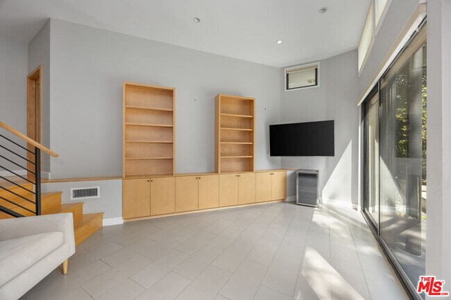 Building Photo - 4108 Murietta Ave