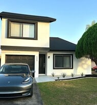 Building Photo - 14795 SW 97th Ter