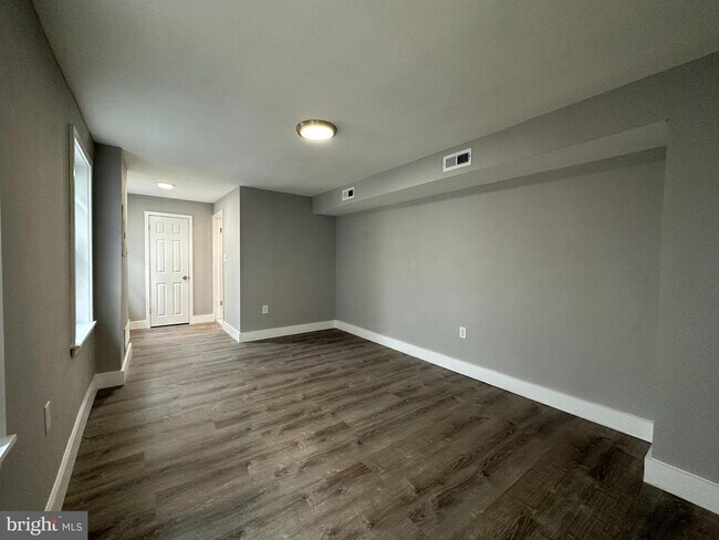 Building Photo - 1512 N 4th St
