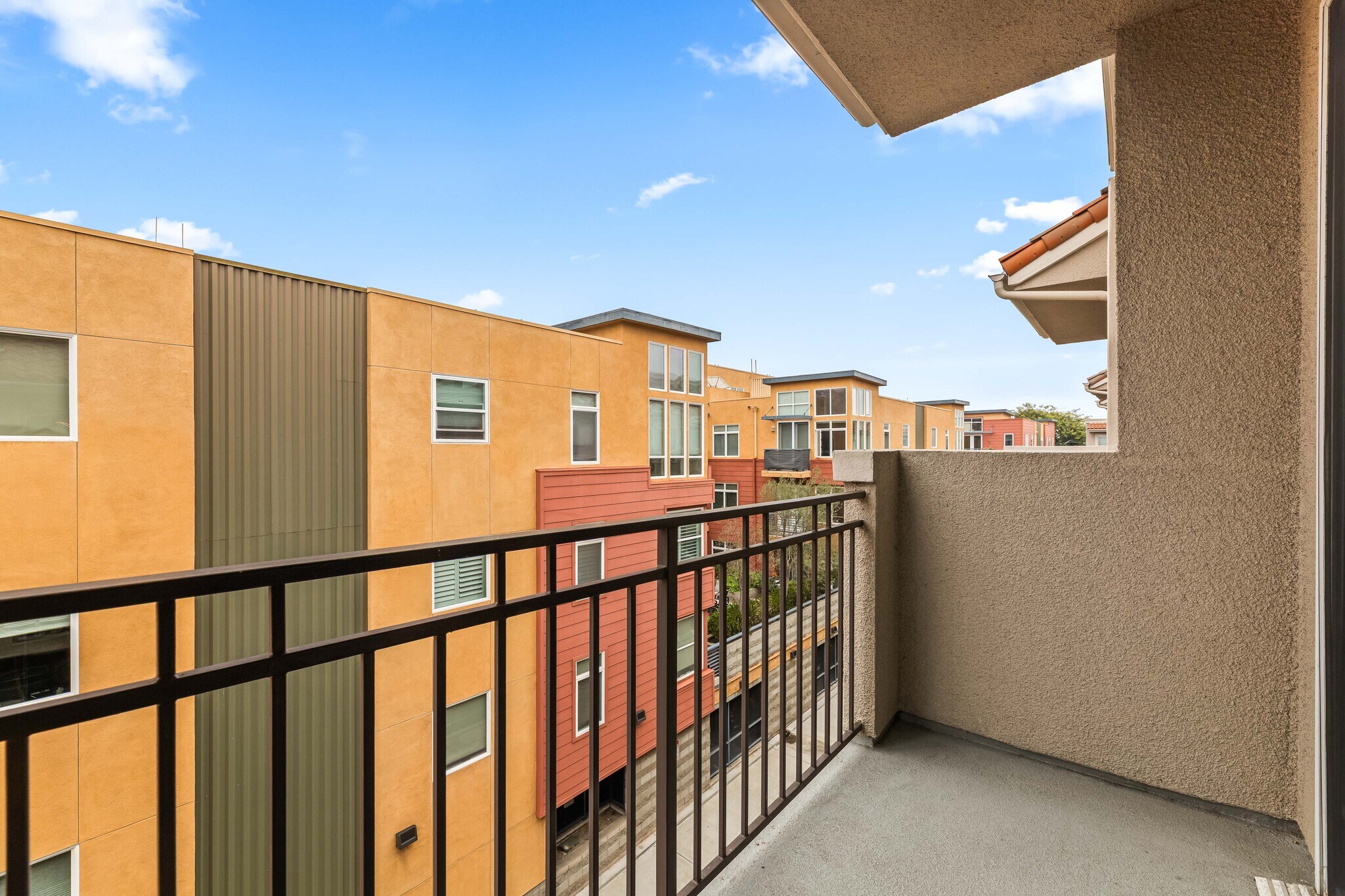 Building Photo - 4060 Glencoe Ave