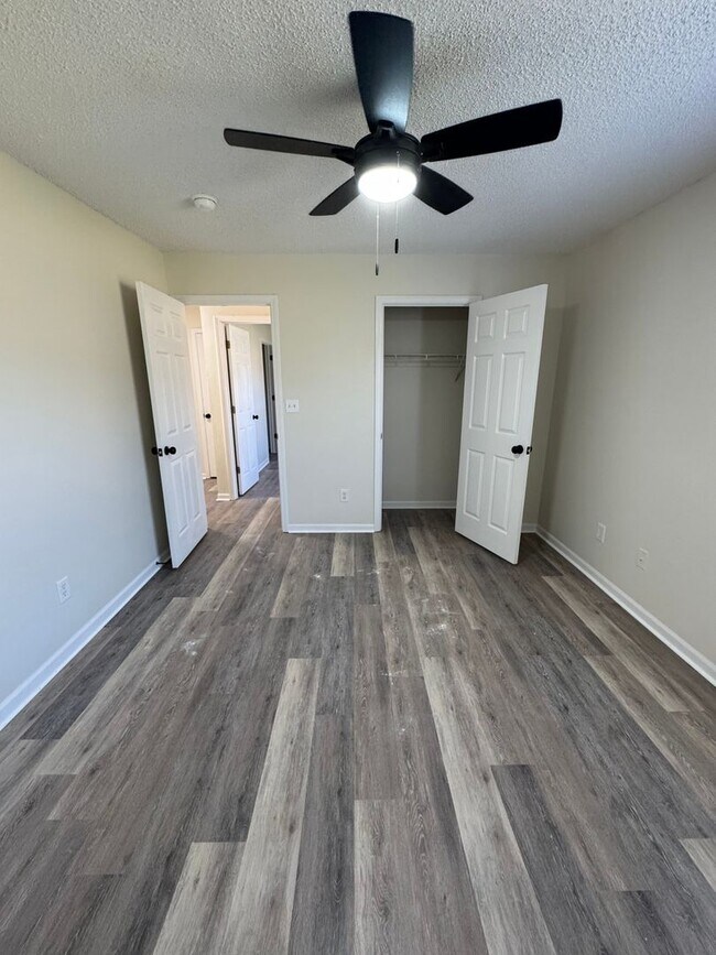 Building Photo - 1908-1910 Arlene Dr.