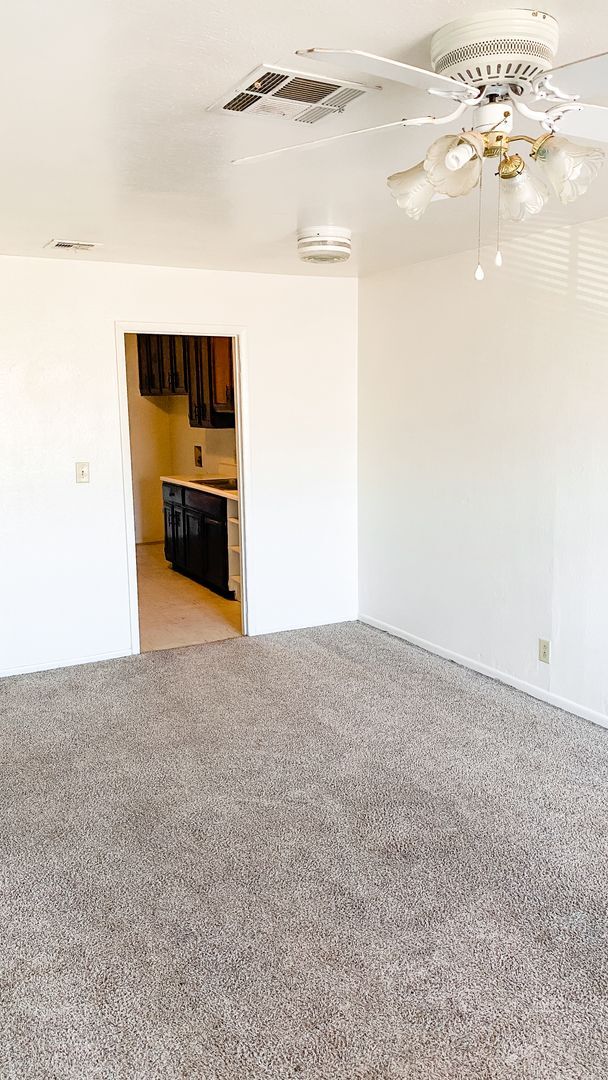 Building Photo - Small Town Living-Just A Short Drive From ...