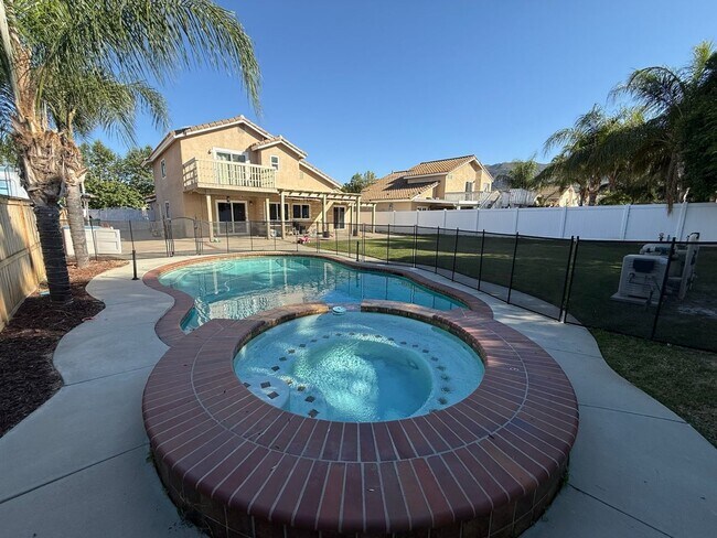 Building Photo - Beautiful 4 Bedroom Home in Lake Elsinore with Pool
