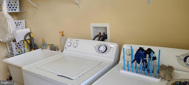 Building Photo - 4506 Nightingale Ct