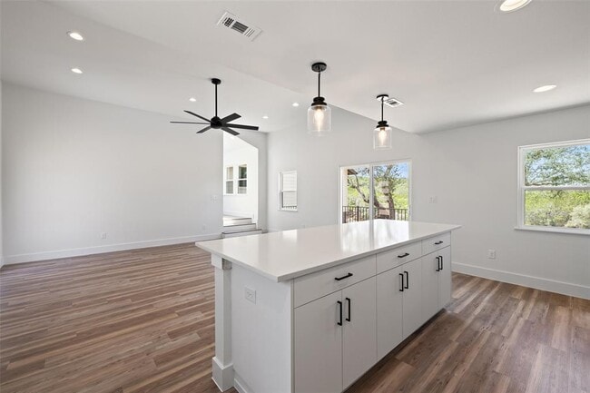 Building Photo - 11151 State Hwy 71