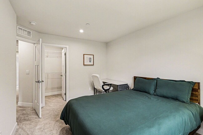 Building Photo - Townhome For Lease - Thompson's station