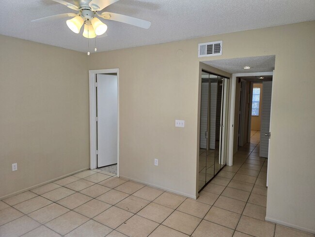 Building Photo - New Kitchen!