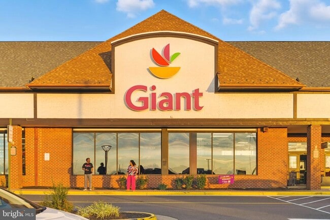 Building Photo - 2136 Glacier Rd