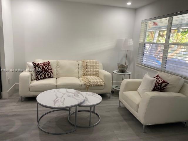 Building Photo - 271 Durham E