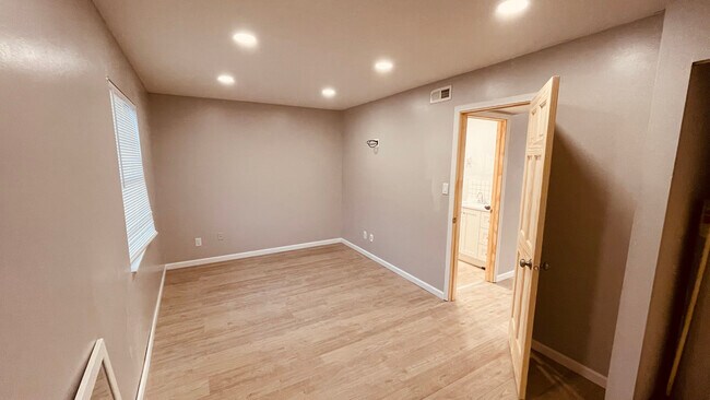 Bedroom - 1450 Villa Ct