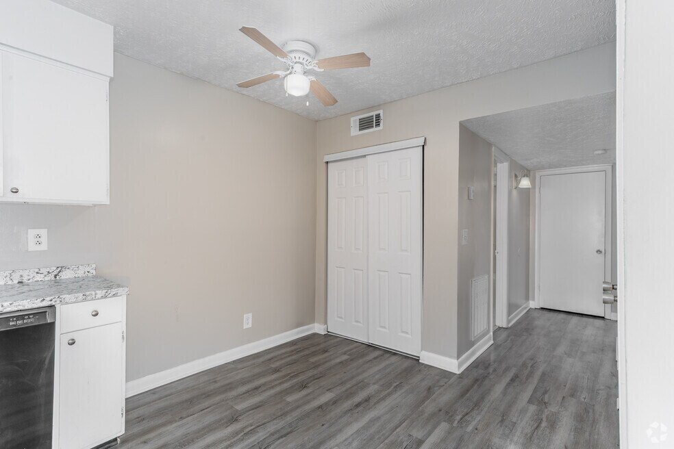 Building Photo - 4601 Packard Dr
