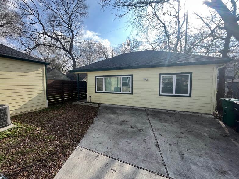 Guest house is located at the back of the property with private access - 4388 Varsity Ln