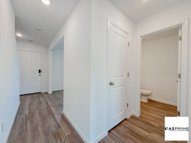Building Photo - 239 Sonoran Vis Cir
