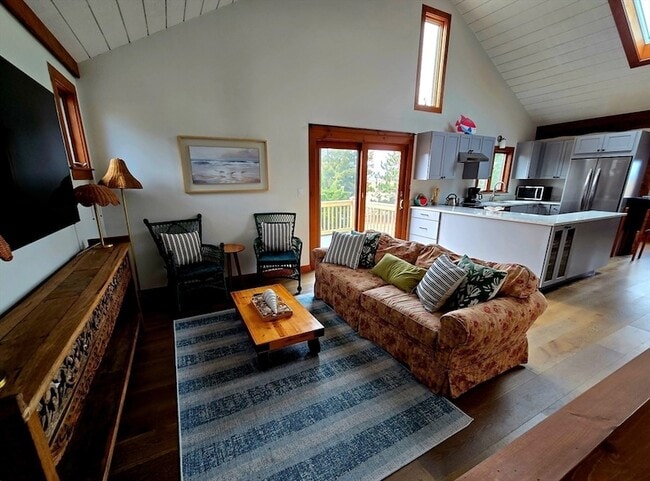 Building Photo - 11 Sunset Dr