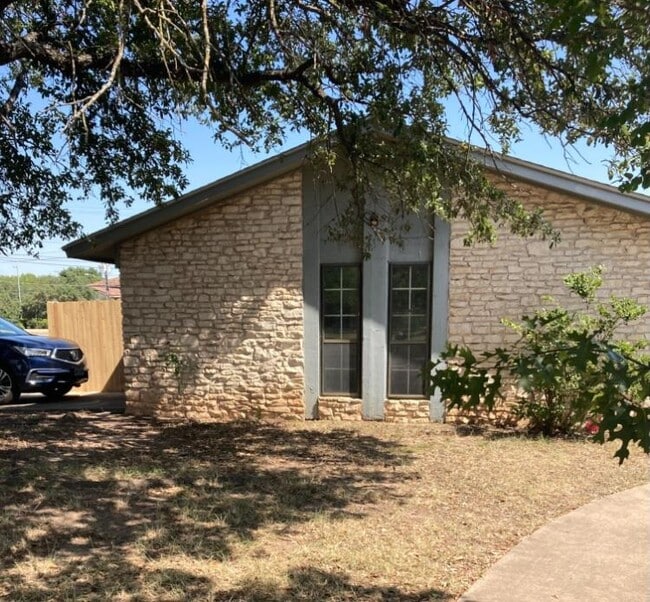 Building Photo - 1416 Cardinal Hill Dr