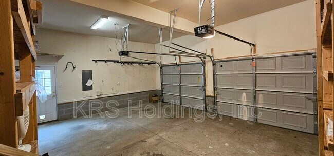 Building Photo - 215 Bayberry Ln