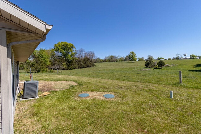 Building Photo - 1544 Florence Dr