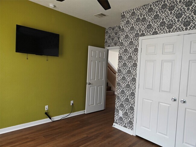 Building Photo - 7915 Moss Springs Ct