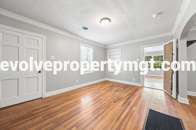 Building Photo - Hidden Collierville Gem on 1 ACRE!