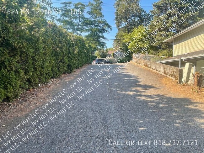 Building Photo - 6241 S 129th St