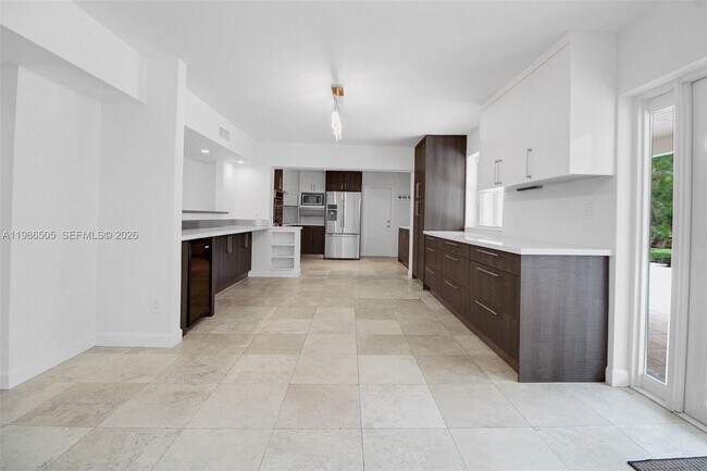 Building Photo - 6900 SW 104th St