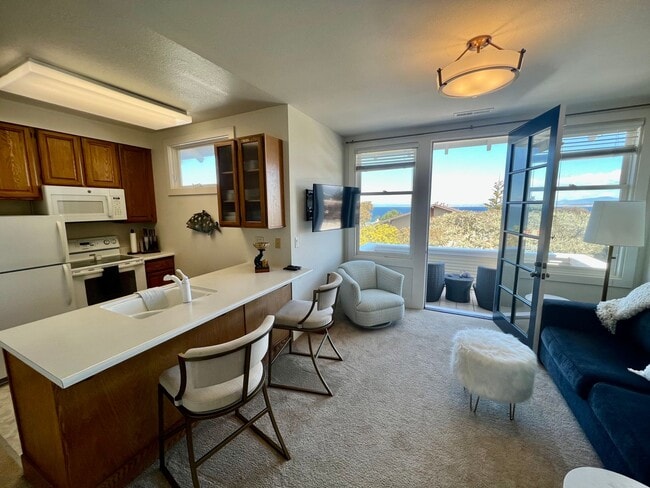 Building Photo - 189E - CS