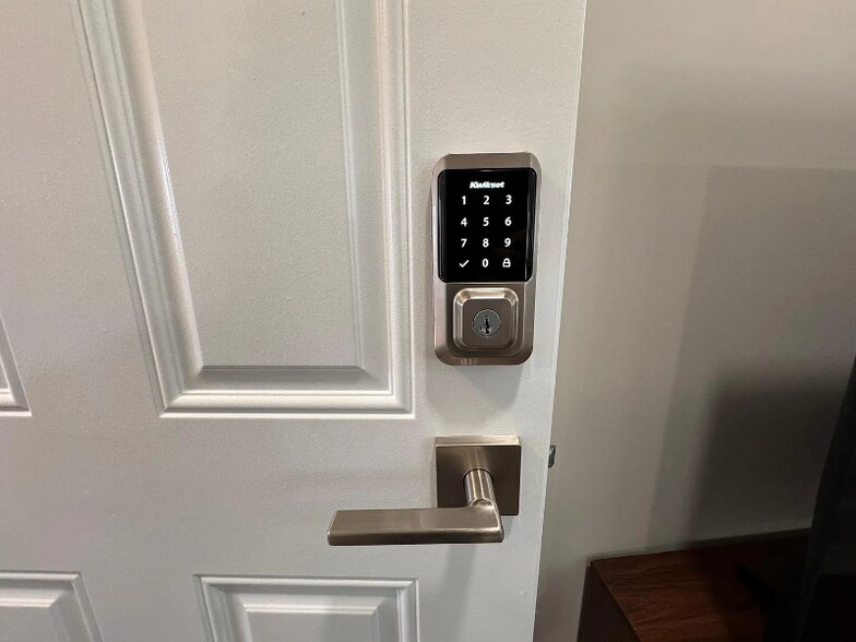 Building Photo - 1607 Catalpa Dr