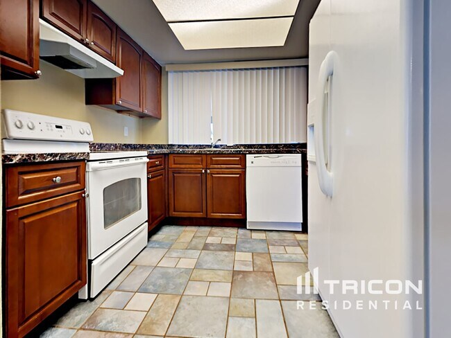 Building Photo - 3822 W Mauna Loa Ln