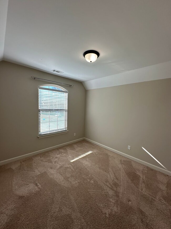 Building Photo - 4 BR/3 BA in exclusive Montrose Subdivision in Olive Branch!