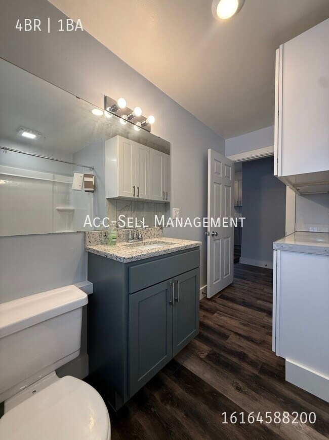 Building Photo - 745 7th St NW