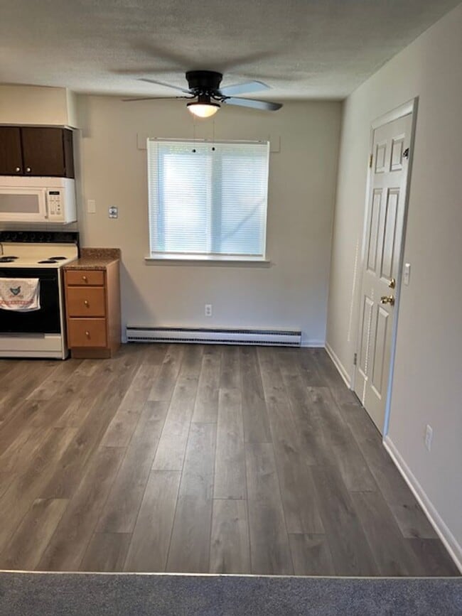 Building Photo - RANCH STYLE 3 BEDROOM DUPLEX FOR LEASE