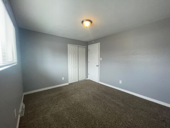 Building Photo - $0 DEPOSIT OPTION. LUXURY ARVADA RENTAL: U...