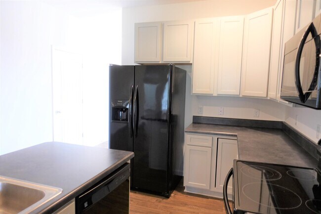 Building Photo - 176 Bur Oak Dr