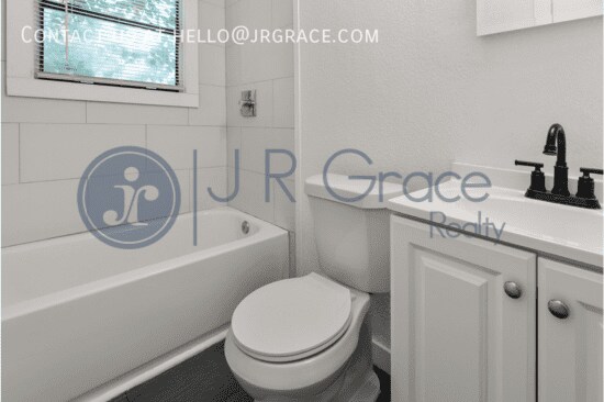 Building Photo - 3132 N 28th St