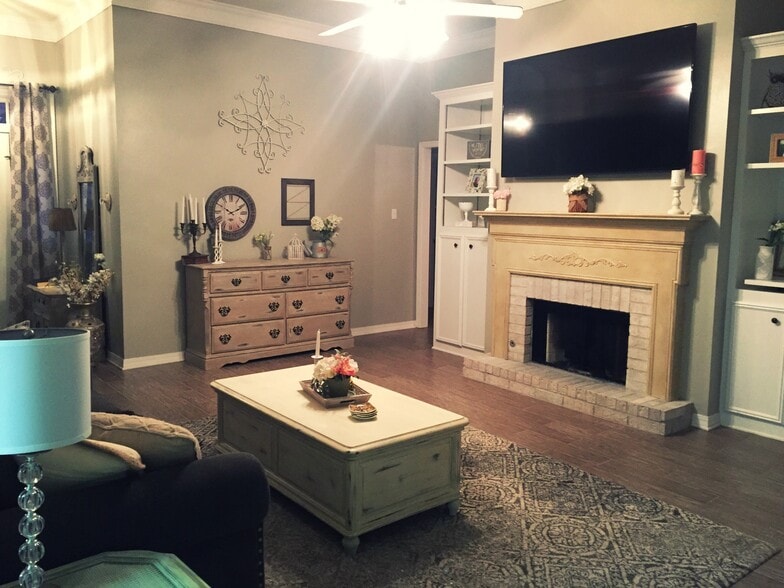 Building Photo - 3005 Gabriel Oaks Dr