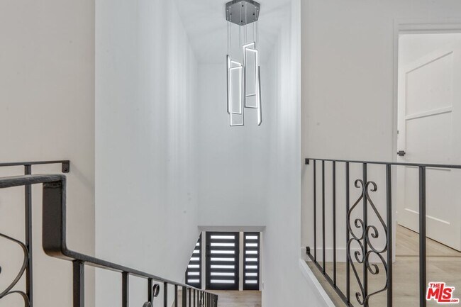 Building Photo - 15974 Tobin Way