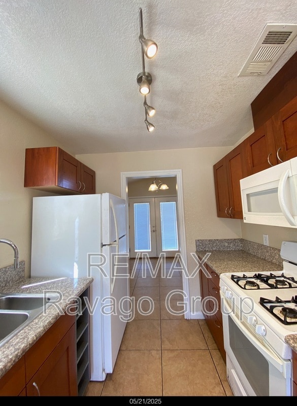 Building Photo - 6537 Orchid Hill Cir