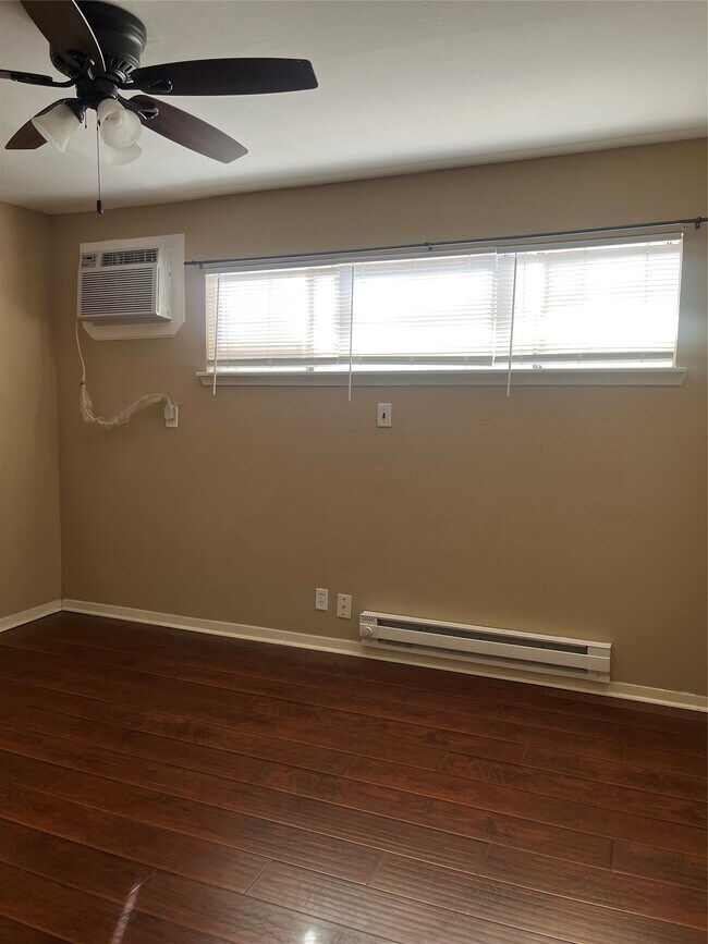 Building Photo - 1204 St Joseph St