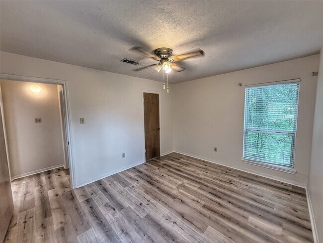 Building Photo - 13103 Holston Hills Dr