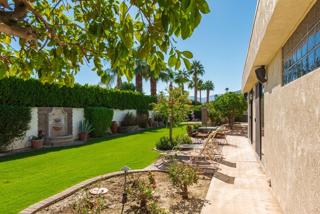 Building Photo - 66 Dartmouth Dr