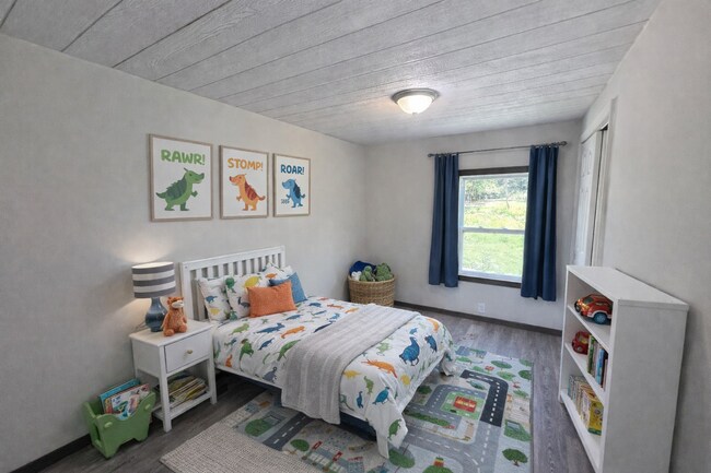 Building Photo - Fully Remodeled 3 Bedroom, 2 Bath Home in the Country – Versailles, KY