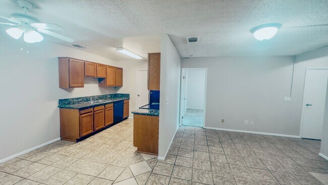 Building Photo - Updated 2 Bed/2 Bath Condo at Baseline Rd ...