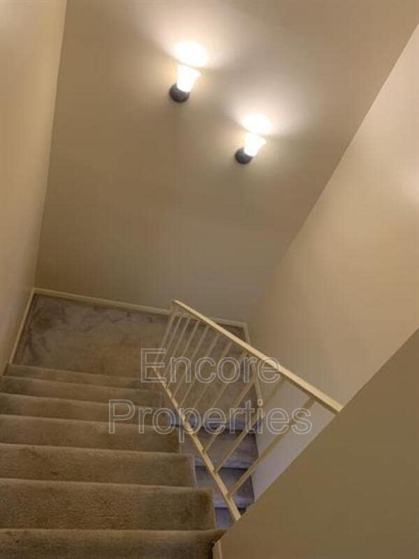 Building Photo - 1411 Foxwood Dr