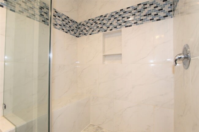 Building Photo - 4611 Silver Fox Dr