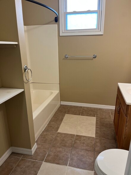 Building Photo - 5643 Charles Pl