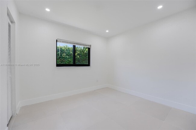 Building Photo - 4210 NW 11th Ave